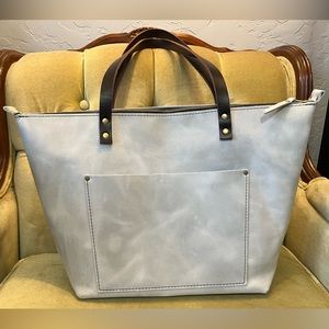 Portland Leather Goods Large Tote with zipper Beluga